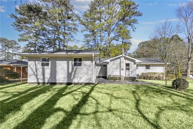 Building Photo - 1963 Shepherd Cir SW