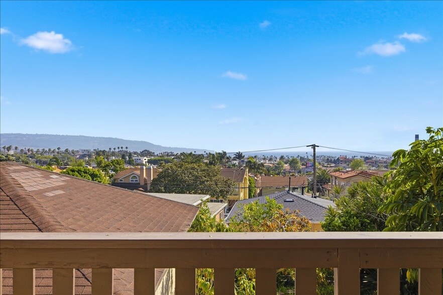 Building Photo - 819 N Maria Ave