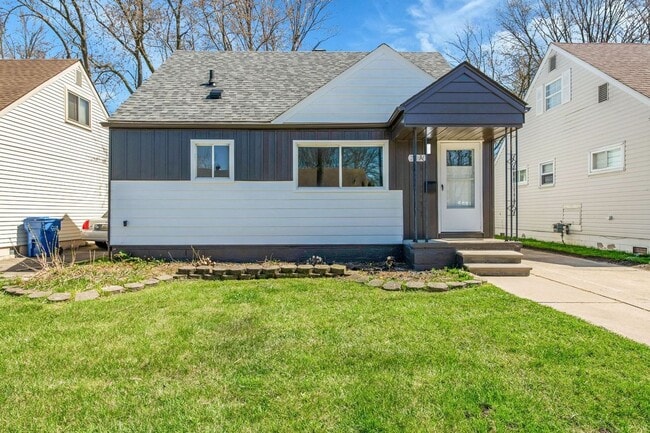 Primary Photo - 24364 Bolam Ave