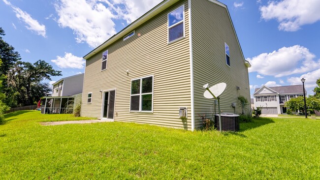 Building Photo - 4 Bedroom 2.5 Bath House in Sophia Landing...