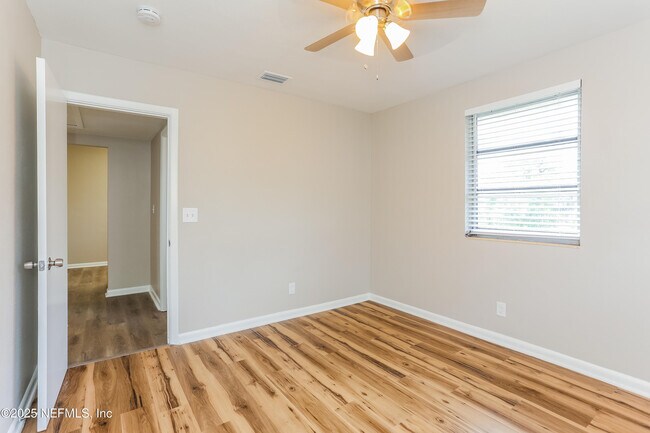 Building Photo - 6603 Syringa Ln