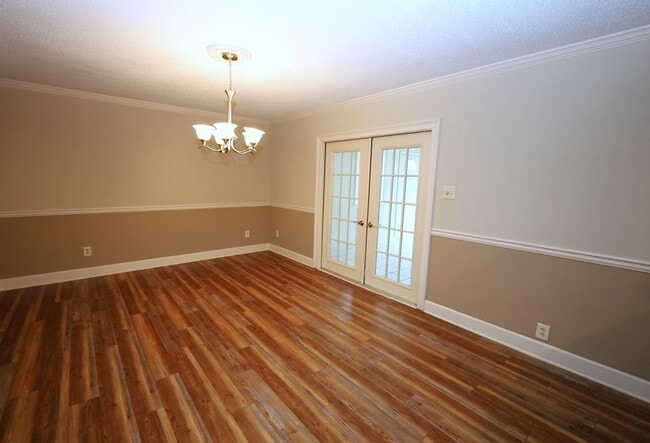 Building Photo - 3101 Wallace Dr