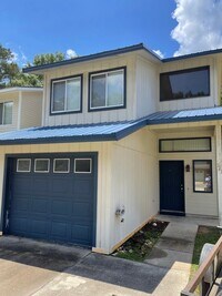 Building Photo - Rolling Acres - End Unit w/Several Beautif...