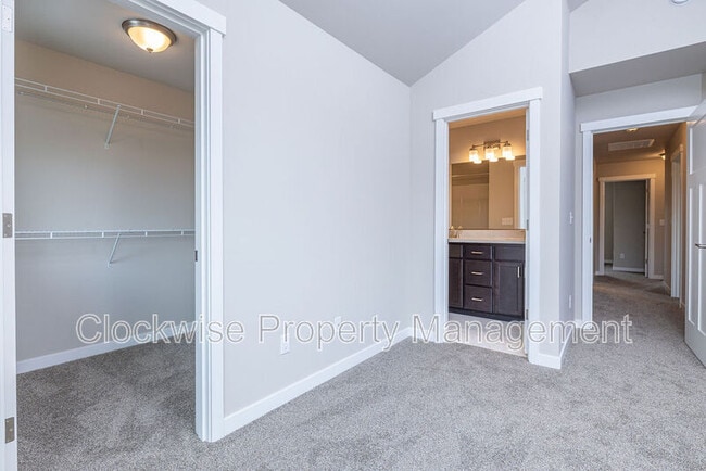 Building Photo - 108 Tacoma Ct NW