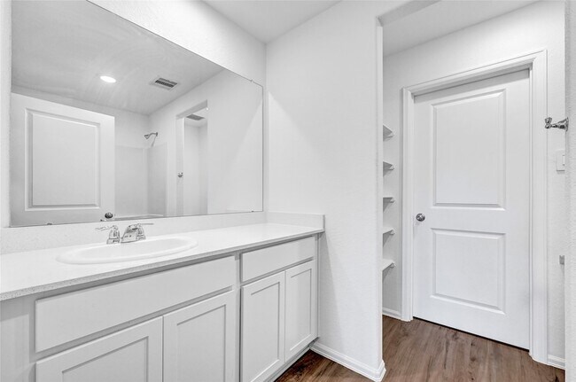 Building Photo - 24027 Wandering Brk Dr