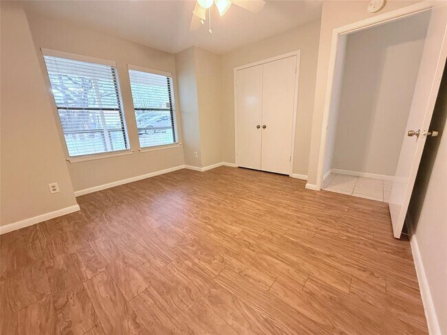 Building Photo - 7825 Beauregard Cir