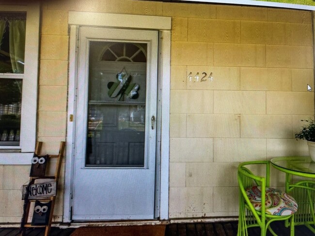 Building Photo - 4424 Dewey Ave