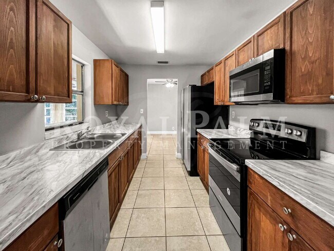 Building Photo - 7300 Barragan Rd