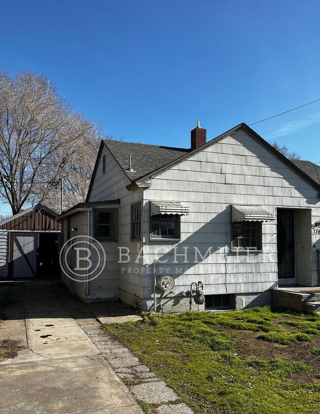 Building Photo - Comfortable home in NW Pendleton