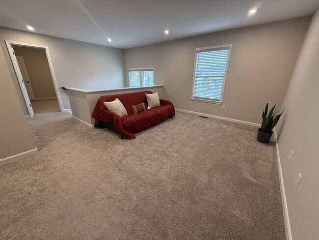 Building Photo - 6964 Briarcliff Ct