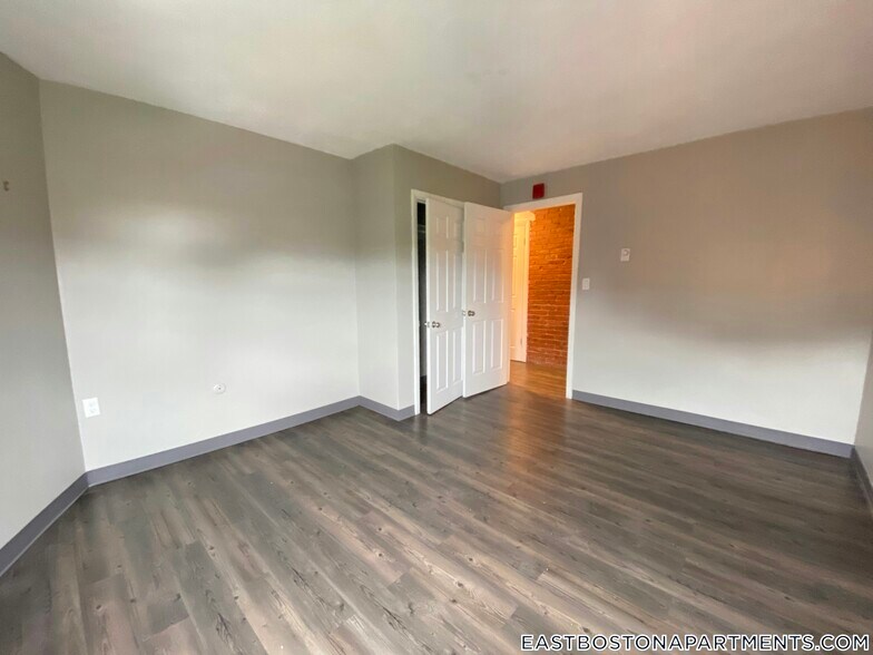 Building Photo - 300 Merdian St.