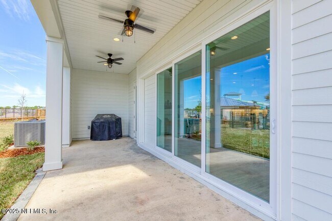 Building Photo - 469 Marquesa Cir