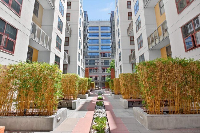Building Photo - 1150 J St