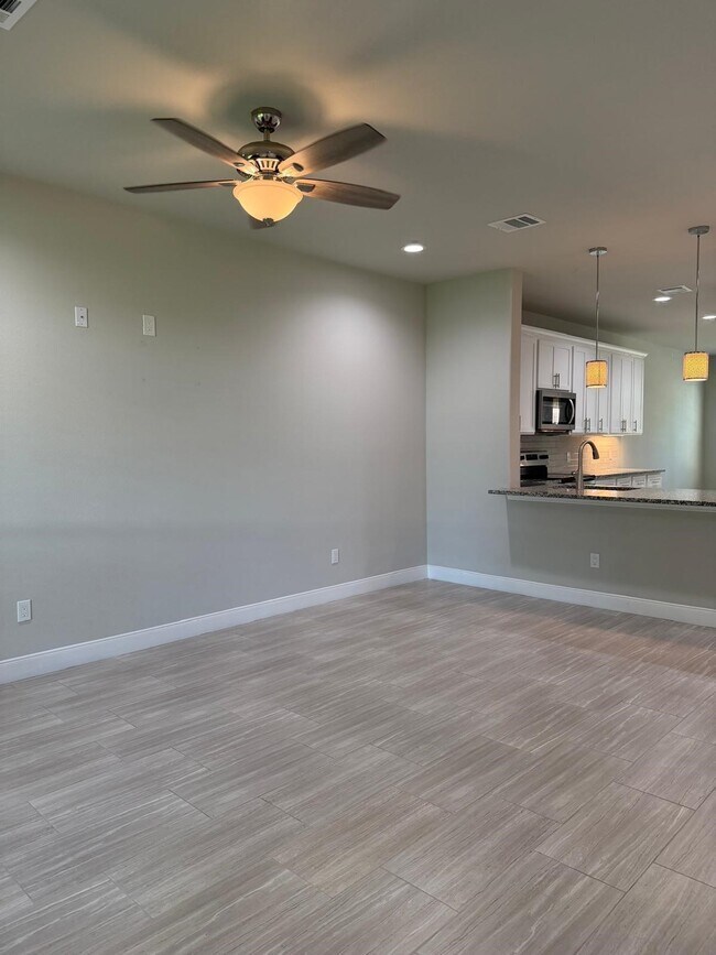 Building Photo - 11158 Lake Dr W