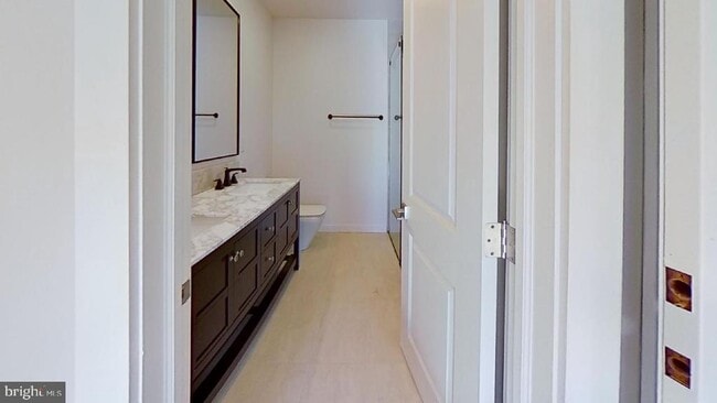 Building Photo - 3859 Lancaster Ave