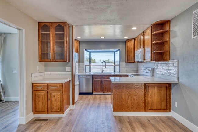 Building Photo - 3052 Eddy Cir