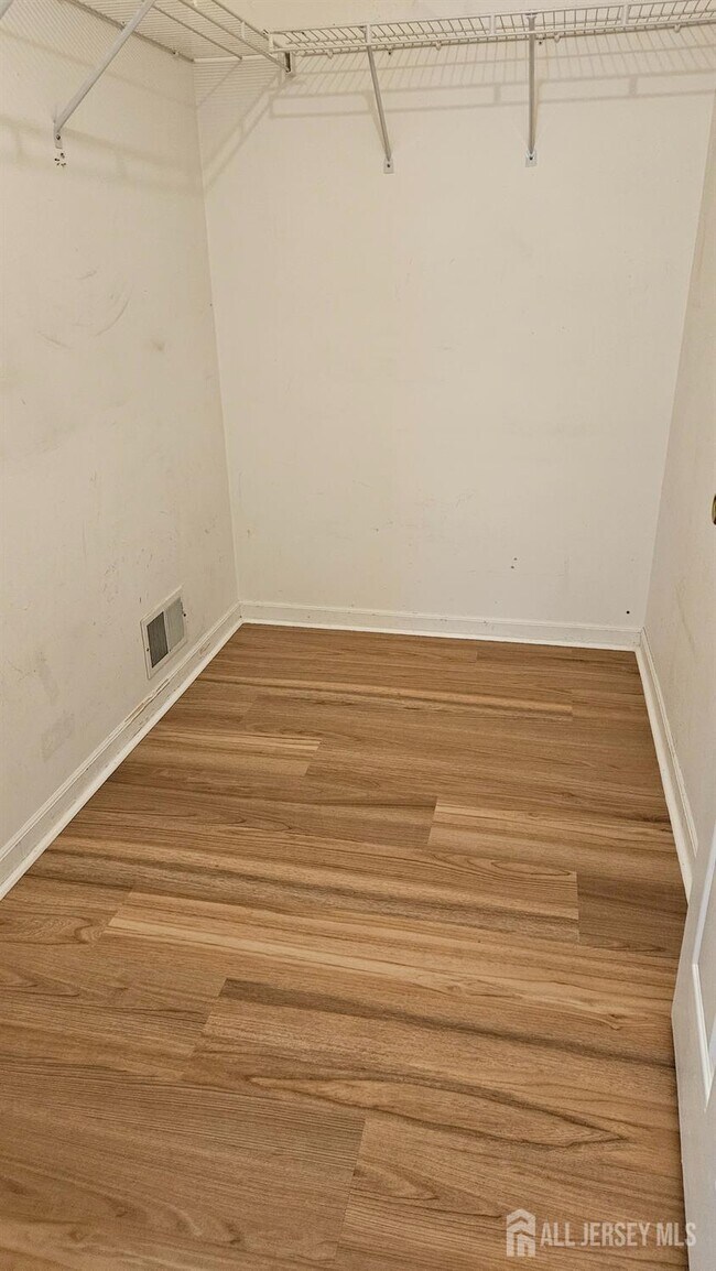 Building Photo - 405 Cobblestone Ct