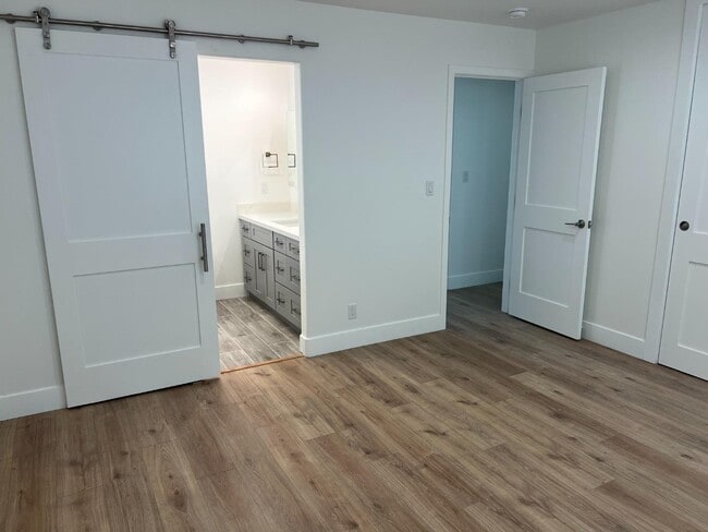 Building Photo - 875 Tierra Alta St