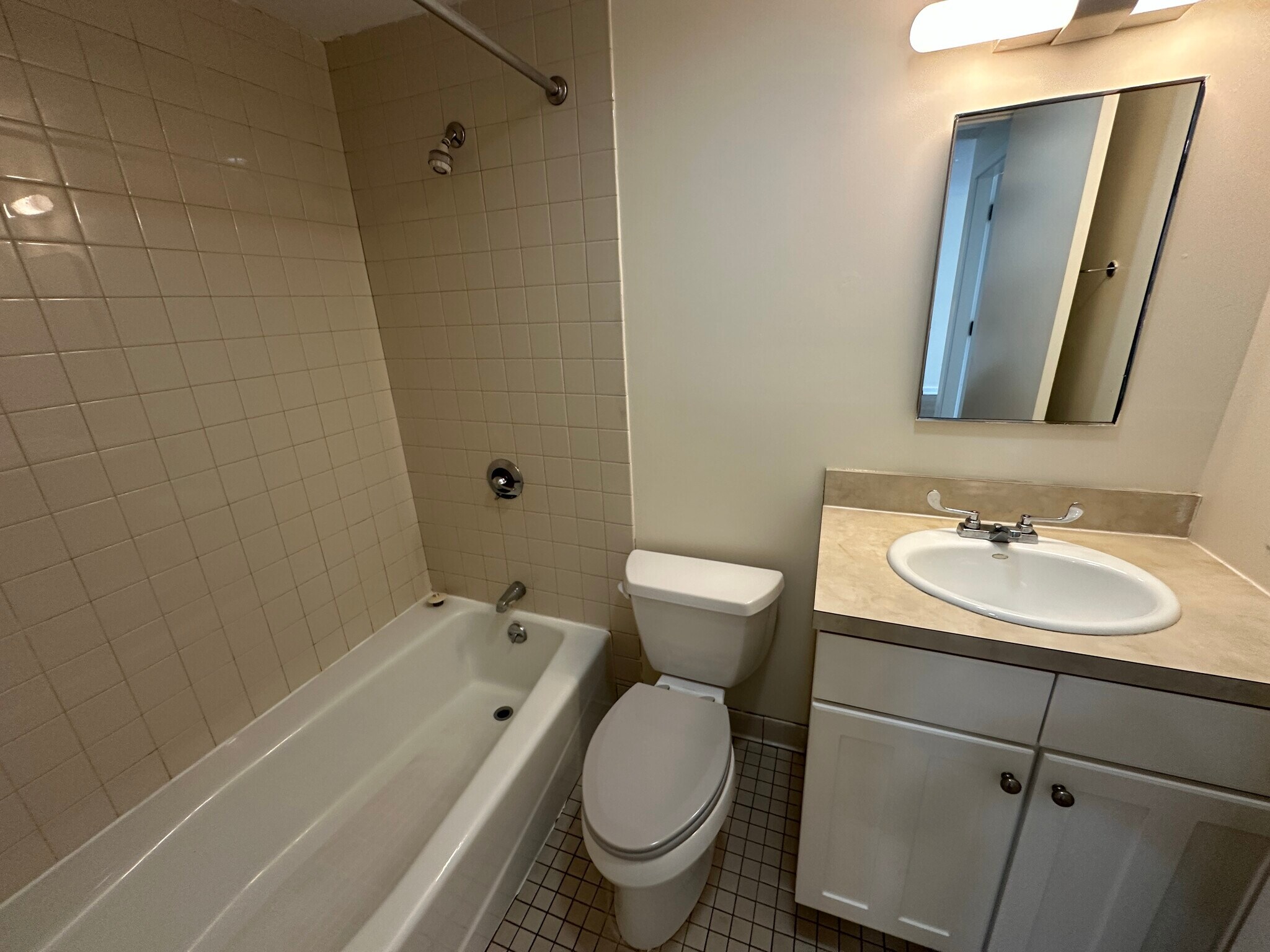 Building Photo - 5 Boylston Pl