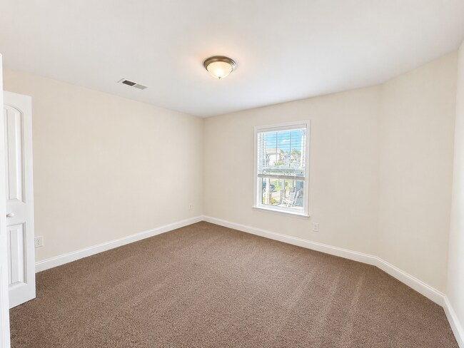 Building Photo - 52 Cane Hill Dr