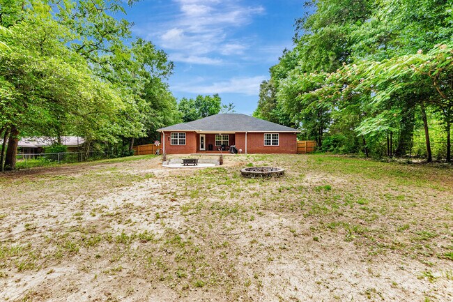 Building Photo - 121 Hillwood Dr