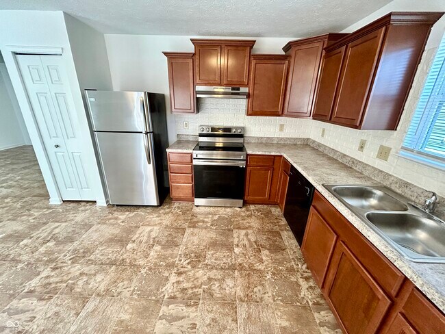 Building Photo - 4829 Penoyer Ln