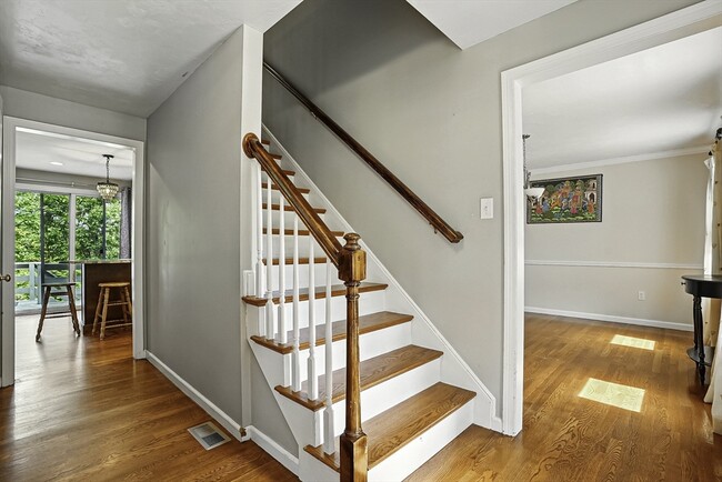 Building Photo - 43 Trowbridge Ln