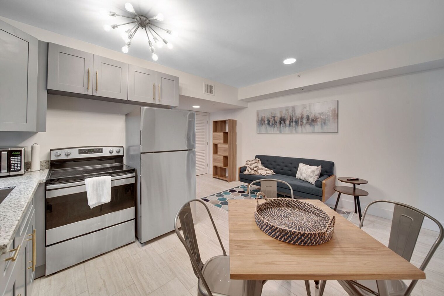 Building Photo - 1434 SW 22nd Ave