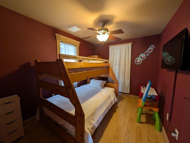 Building Photo - 450 N Connecticut Ave