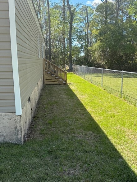 Building Photo - 129 Madison St SW