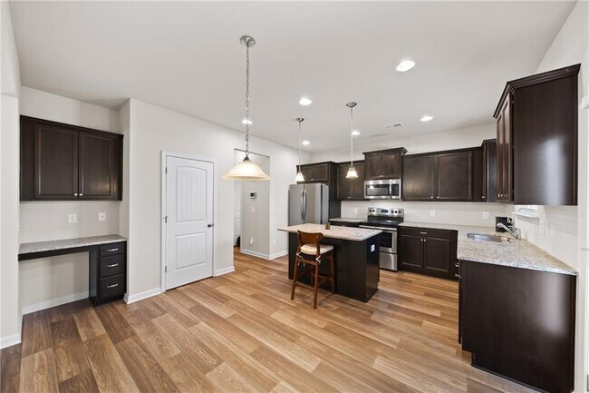 Building Photo - 5337 Burrus Ln