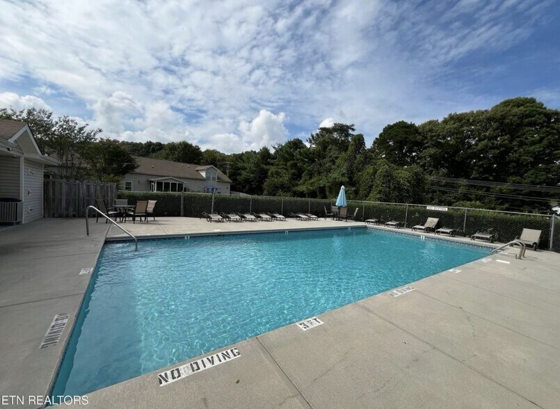 Building Photo - 1005 Brittany Deanne Ln