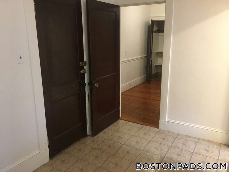 Building Photo - 157 Summer St