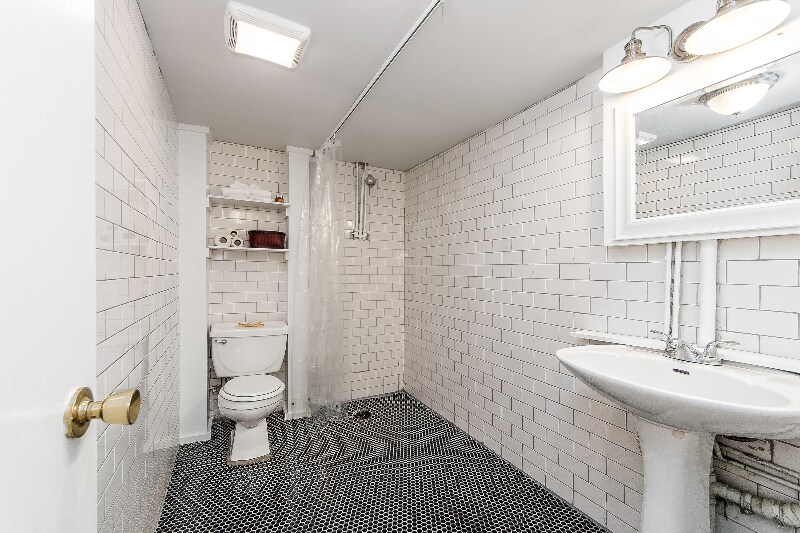 Building Photo - 51 King Ave