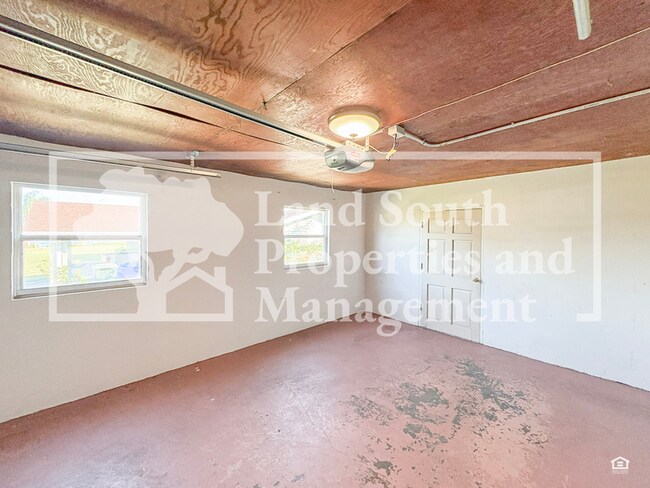 Building Photo - 1218 Sunset Ave