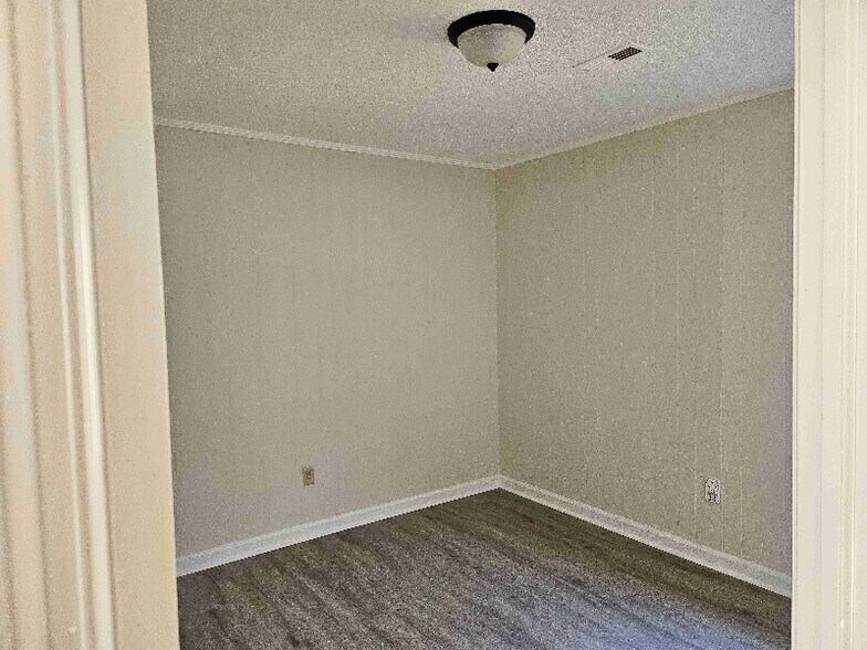 Building Photo - 287 Oliver Dr