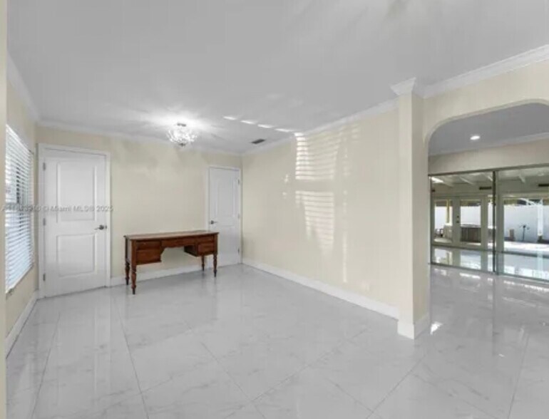 Primary Photo - 1705 SW 102nd Ct