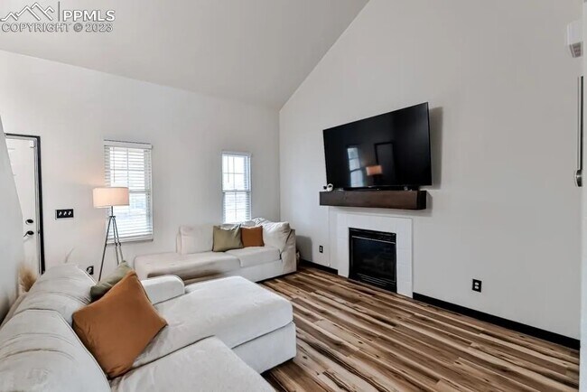 Building Photo - 11360 Justamere Dr