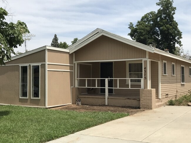 Primary Photo - Adorable Wood streets 3 bd home