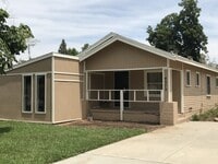 Building Photo - Adorable Wood streets 3 bd home