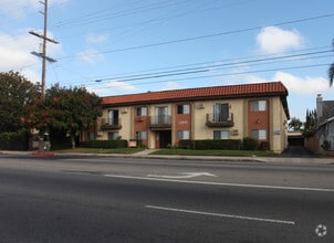 Building Photo - 13841 Vanowen