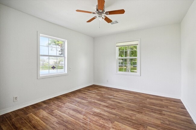 Building Photo - 3229 Persimmon St