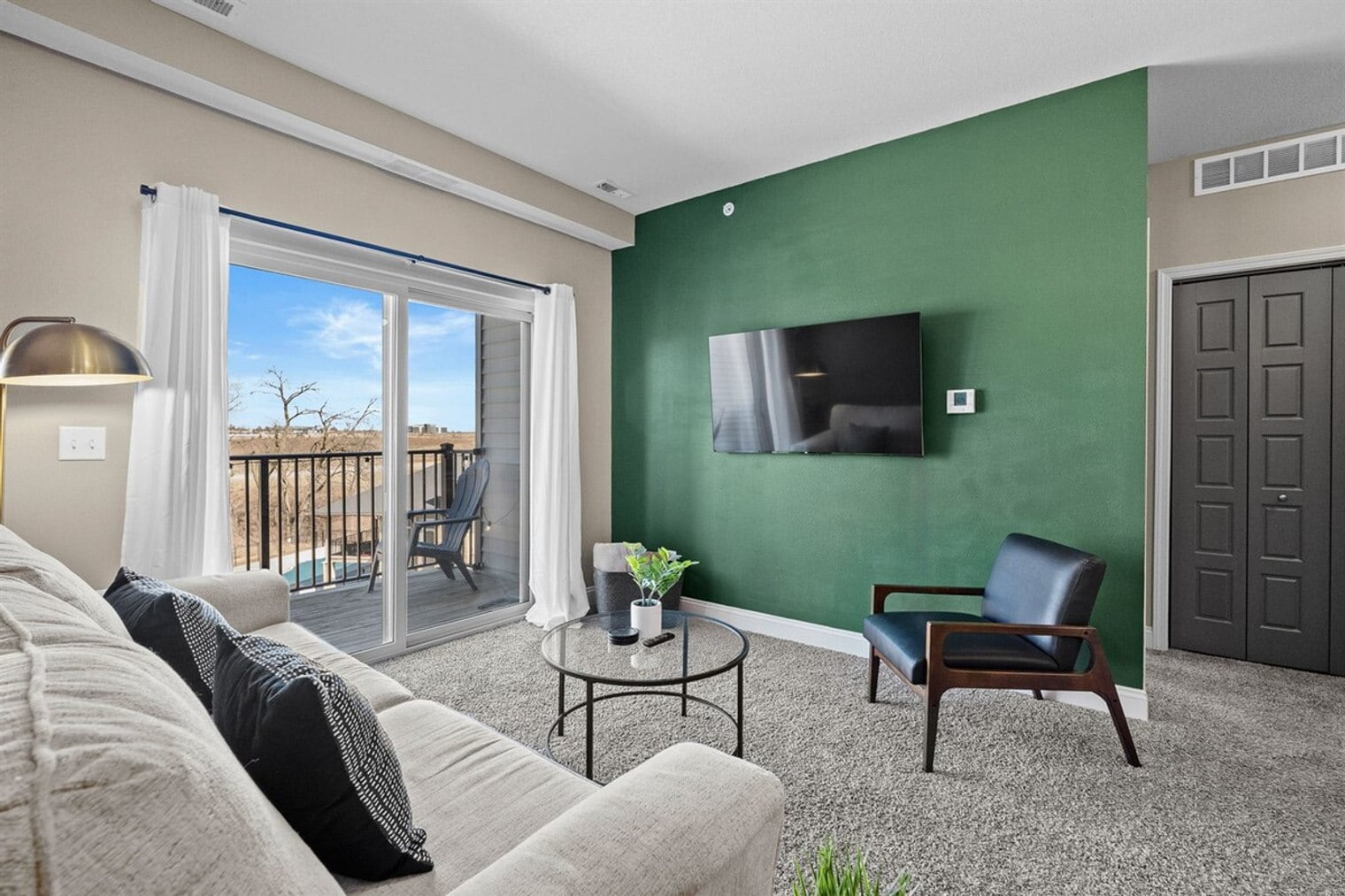 Building Photo - 8350 Cascade Ave