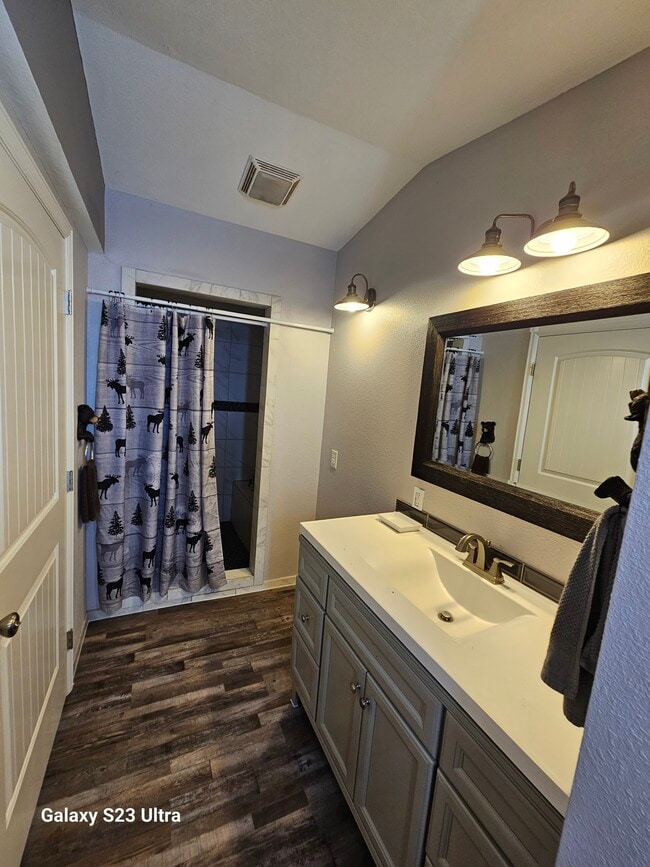 Building Photo - 47 Monarch Dr