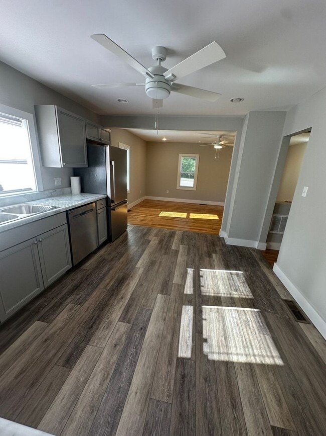 Building Photo - Cute 2BR, 1 Ba cottage in the country - Newly renovated