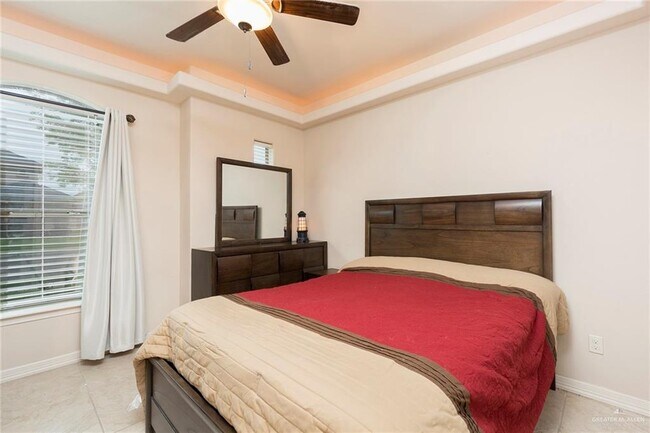 Building Photo - 5112 Nevis Dr