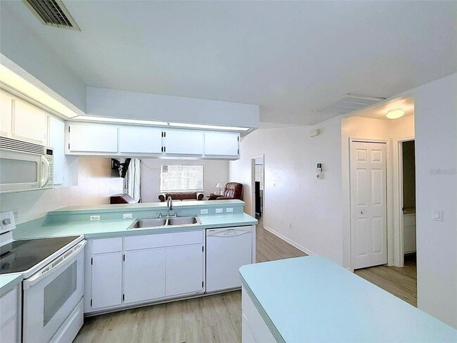 Building Photo - 504 Rose Apple Cir