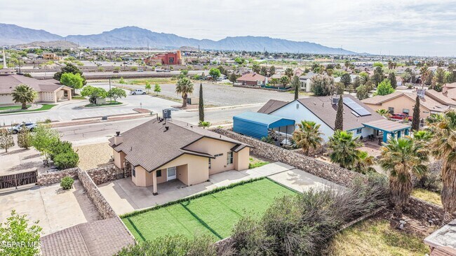 Building Photo - 5729 Saplinas Rd