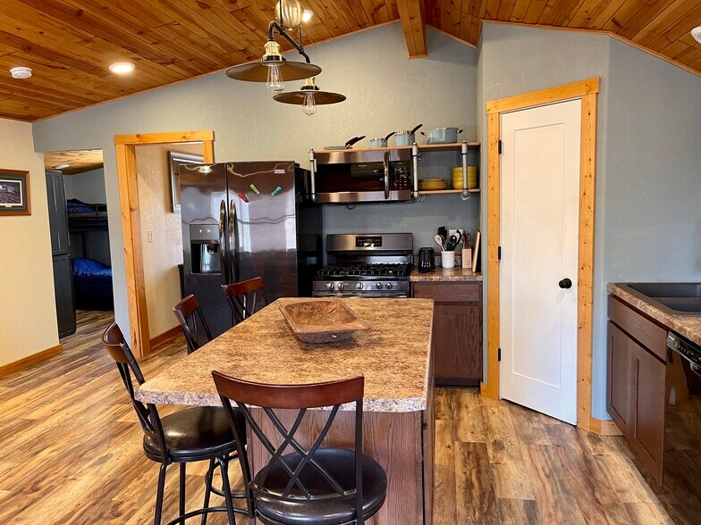 Building Photo - 2154 Twin Springs Rd