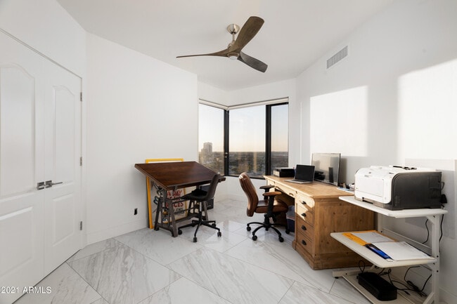 Building Photo - 1040 W Osborn Rd